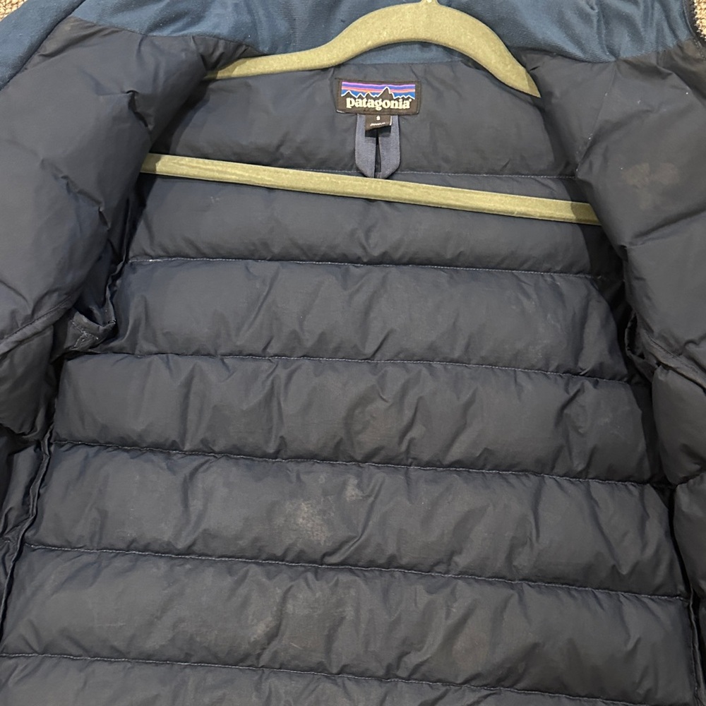 Patagonia Dark Blue Insulated Jacket - Picture 2 of 3